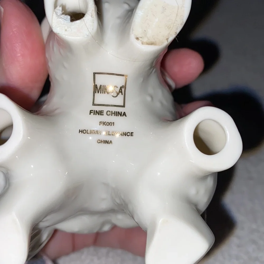 Mikasa Holiday Elegance Christmas tea light candle holder 3” tall FK001